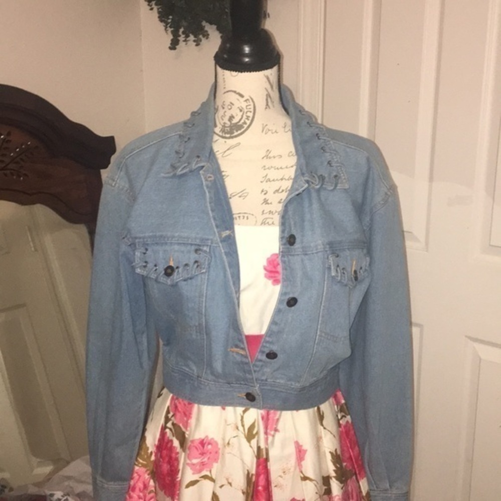 😀Styles to go, denim jacket  ❣️